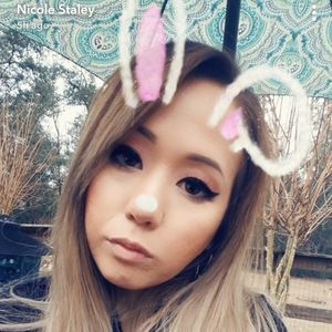 Meet your Posher, Nicole